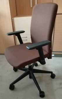 Fotel obrotowy brązowy Bejot