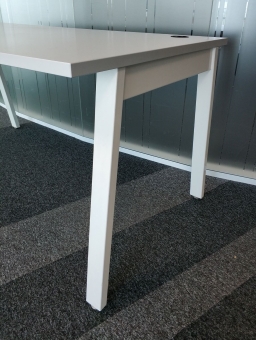 Biurko FURNIKO Pluris 120x80 białe noga A