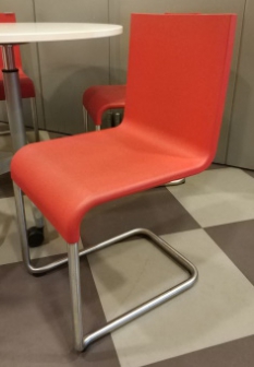 Krzesło kantyna VITRA czerwone tworzywo, płoza
