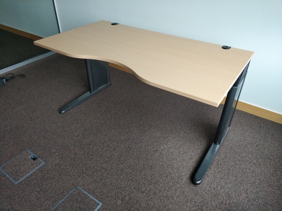 Biurko buk 150x80 noga L czarna, Konig&Neurath - zdjęcie główneBiurko buk 150x80 noga L czarna, Konig&Neurath - zdjęcie główne