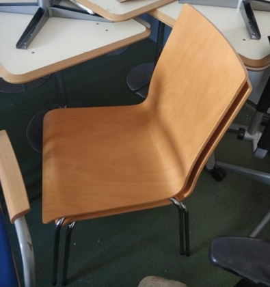Krzesło kantyna sklejka sztaplowane - zdjęcie główneKrzesło kantyna sklejka sztaplowane - zdjęcie główne