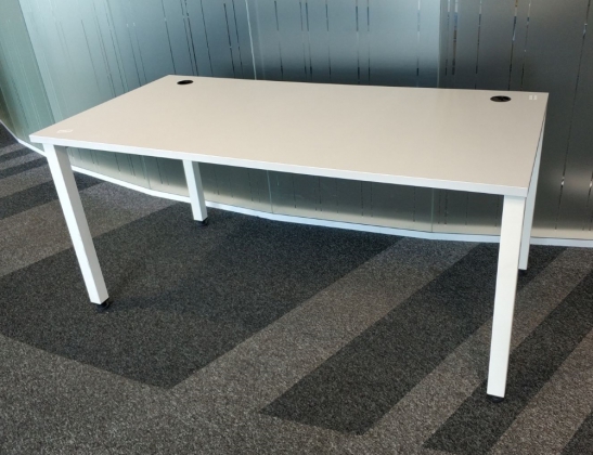 Biurko FURNIKO P-square 120x80 białe - zdjęcie główneBiurko FURNIKO P-square 120x80 białe - zdjęcie główne