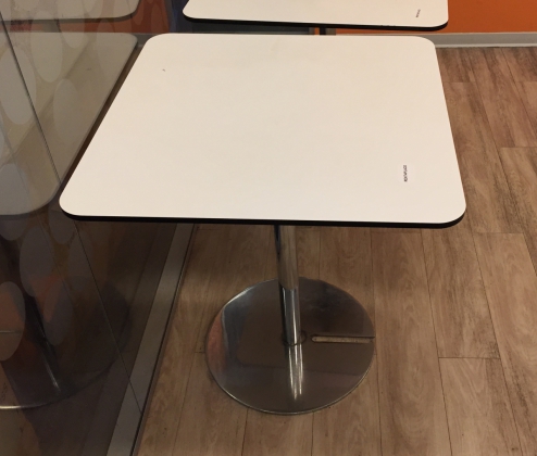 Stolik kantyna 70x70 kompakt laminat - zdjęcie główneStolik kantyna 70x70 kompakt laminat - zdjęcie główne